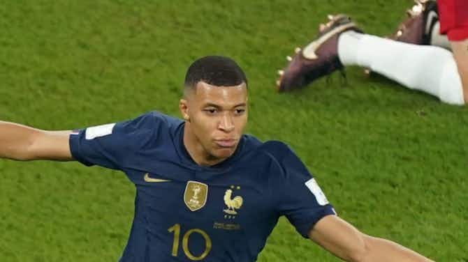Image d'aperçu pour Mbappe mène la France en huitièmes de finale : France 2-1 Danemark