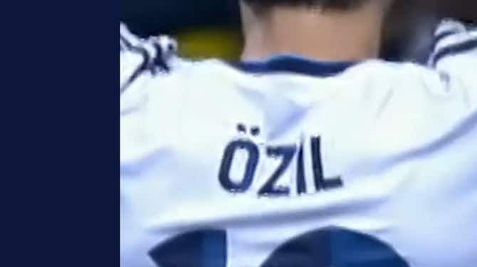 Imagen de vista previa para Las mejores asistencias de Özil con el Real Madrid