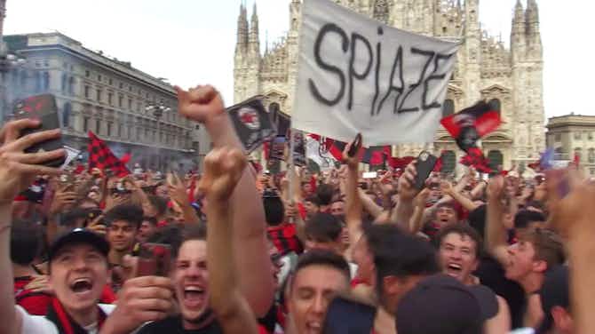 Image d'aperçu pour Serie A - Les fans du Milan fêtent l'obtention du Scudetto