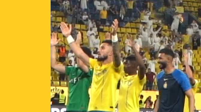 Imagen de vista previa para Mané celebra la victoria con la afición de Al-Nassr