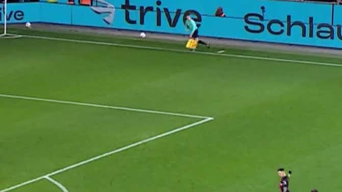Anteprima immagine per Robin Zentner with a Goalkeeper Save vs. Bayer Leverkusen