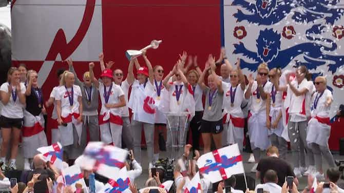 Vorschaubild für Empfang in London: England feiert Europameisterinnen