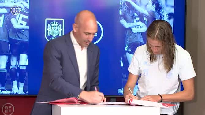 Vorschaubild für The Spanish women national team sign new landmark agreement