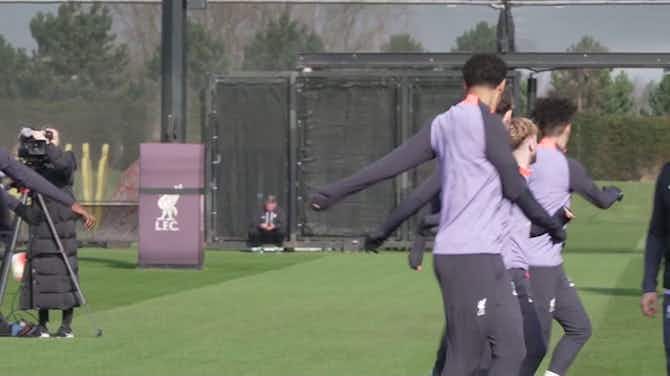 Image d'aperçu pour Liverpool - Salah a repris l'entraînement !