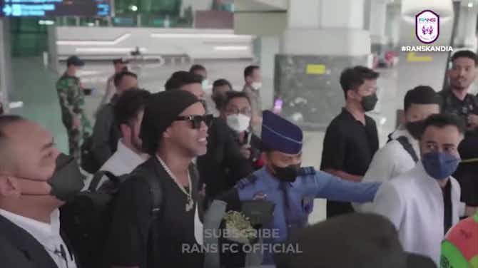Anteprima immagine per Throwback: l'arrivo di Ronaldinho a Giacarta