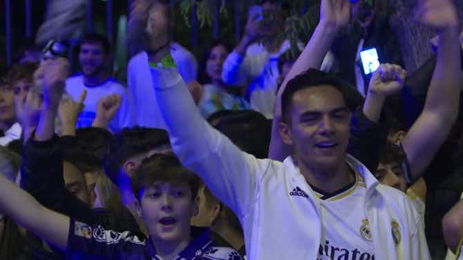 Pratinjau gambar untuk Real Madrid fans celebrate the club's 36th league title