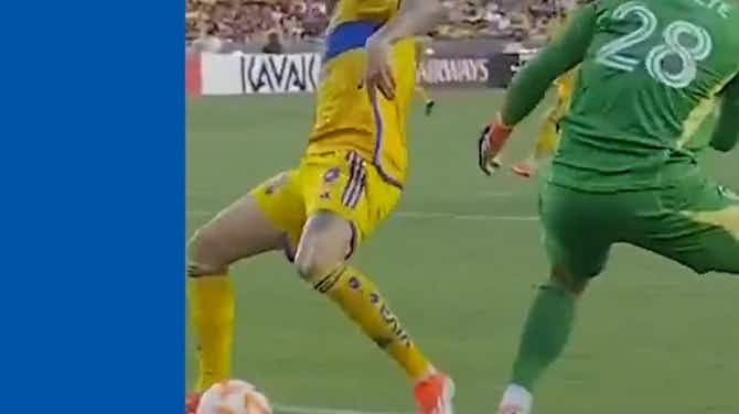 Preview image for Terrible clanger from Columbus Crew goalkeeper is capitalised by Gignac
