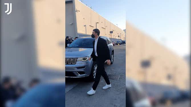Preview image for Dusan Vlahovic's arrival at Juventus medical visit