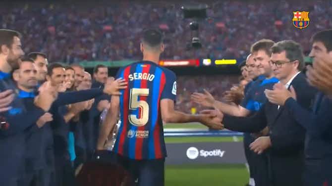 Imagen de vista previa para Sergio Busquets y Jordi Alba le dicen adiós al Camp Nou