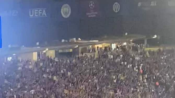 Imagen de vista previa para Aficionados del Inter rugen antes de la final