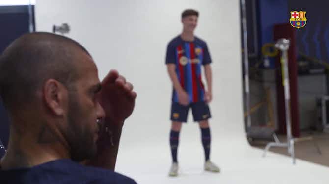 Imagem de visualização para Com Dani Alves, Barça faz ensaio fotográfico de novo uniforme