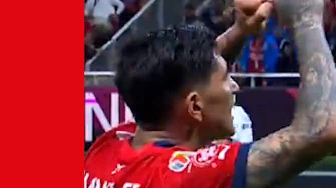 Imagen de vista previa para La gran jugada de Alvarado para el gol de 'Pocho' Guzmán contra Pumas