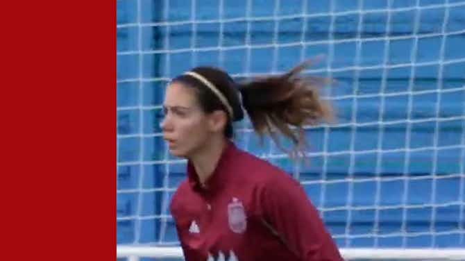 Imagen de vista previa para Aitana y Salma marcan auténticos golazos en el entrenamiento de España