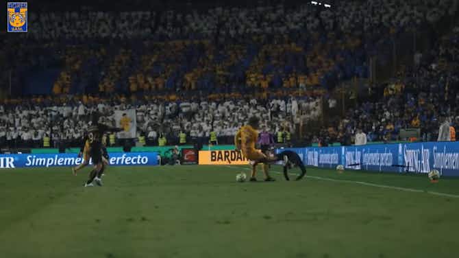 Imagem de visualização para Gignac faz golaço em chute de primeira na vitória do Tigres sobre o Pumas