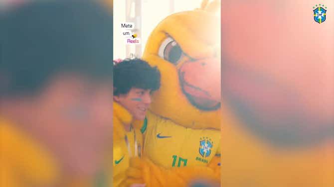 Vorschaubild für Canarinho faz a festa com a torcida brasileira em Doha; confira