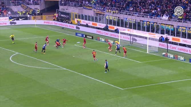 Vorschaubild für Brozovic's incredible goal against Roma