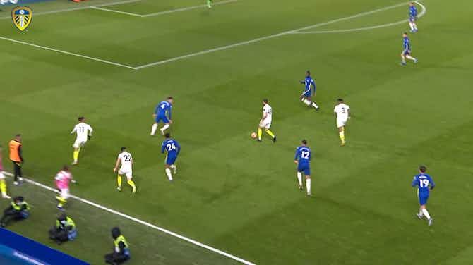 Imagen de vista previa para El gol de Gelhardt tras una gran jugada del Leeds de Bielsa en Stamford Bridge