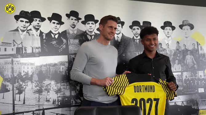 Preview image for Behind the scenes: Karim Adeyemi joins Dortmund