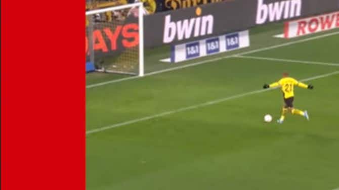 Preview image for Malen scores with an empty goal to secure the win for Borussia Dortmund