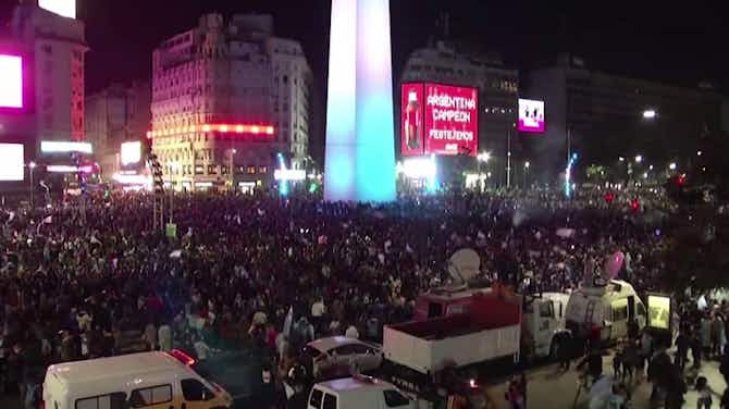 Image d'aperçu pour Finale - Les supporters argentins en folie jusqu'au bout de la nuit