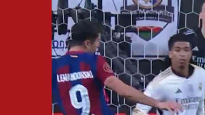 Imagem de visualização para Lewandowski faz gol de honra em um lindo sem-pulo