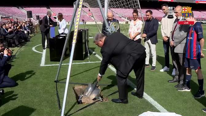 Vorschaubild für Barcelona enterra cápsula do tempo e dá início às obras no Camp Nou