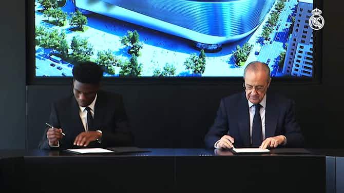 Image d'aperçu pour La signature d'Aurélien Tchouameni au Real Madrid