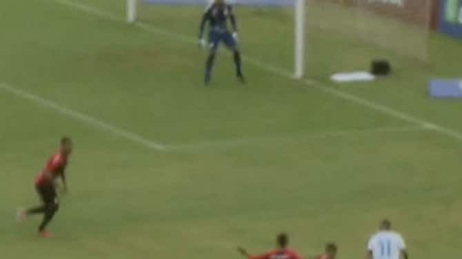Preview image for Em jogadaça de Caprini, Eltinho faz gol da vitória do Londrina sobre Athletico PR