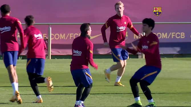 Imagen de vista previa para Messi se entrena junto al uruguayo Ronald Araújo