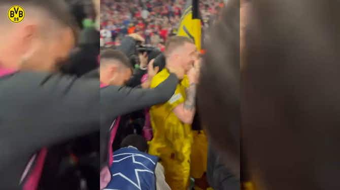 Anteprima immagine per Sancho scatenato durante i festeggiamenti nello spogliatoio del Dortmund per la qualificazione alla finale di Champions League
