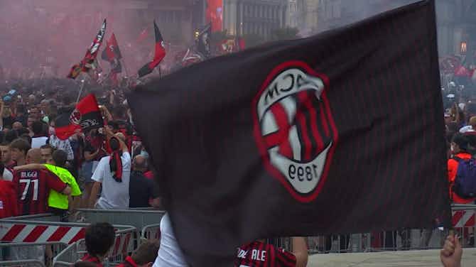 Imagen de vista previa para La celebración de los aficionados del Milan en la Piazza del Duomo