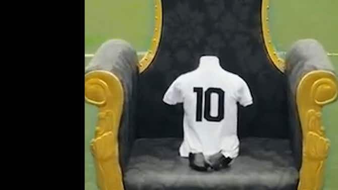 Preview image for Throne is placed inside Vila Belmiro in honor of King Pelé
