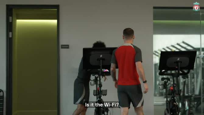 Vorschaubild für Salah steps up as DJ in Liverpool gym session