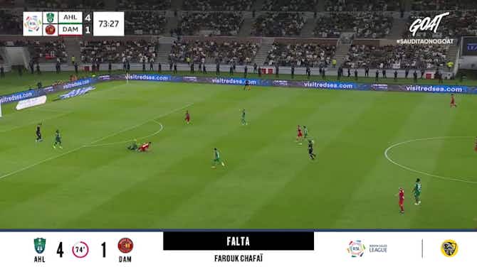 Vorschaubild für Farouk Chafaï with an All Action vs. Al-Ahli