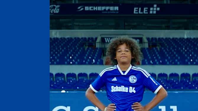Imagen de vista previa para La primera equipación del Schalke 04 para la 23/24