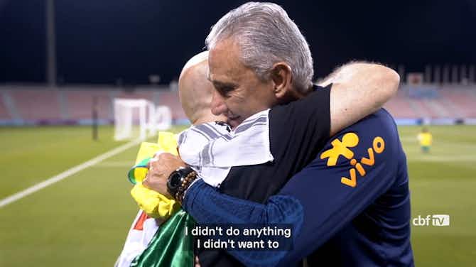 Vorschaubild für Brazil's coach, Tite meets fan who helped his grandson and gives him a gift
