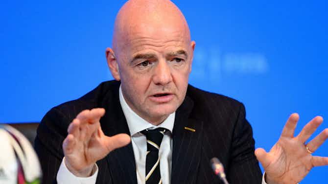 Vorschaubild für Umstrittene WM-Pläne: FIFA lockt mit Milliardensummen