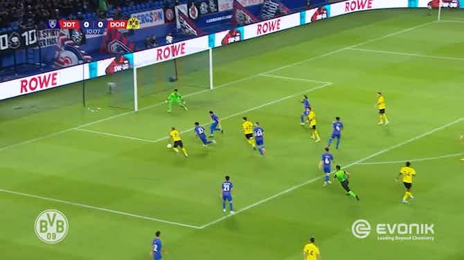 Vorschaubild für Highlights: Johor Darul Ta'zim 1-4 Borussia Dortmund