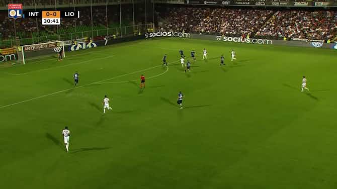 Imagem de visualização para Lucas Paquetá faz grande passe para gol de Lacazette contra a Inter de Milão