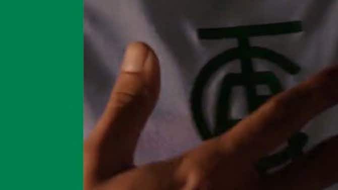 Vorschaubild für Nova camisa do América-MG usa suor para "revelar" emblema escondido