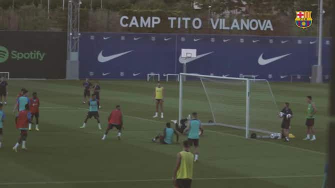 Preview image for FC Barcelona's last training session before their 22/23 season debut