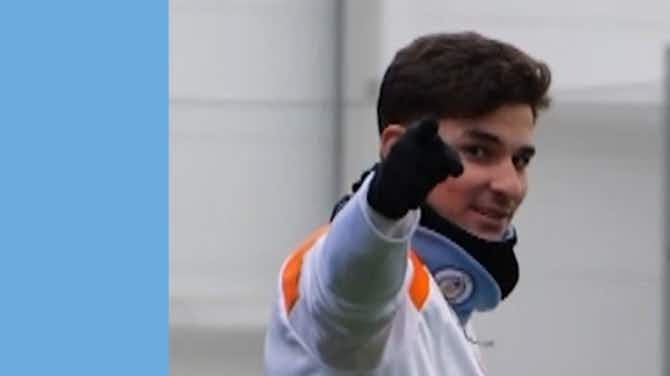 Imagen de vista previa para Julián Álvarez's great curler in Manchester City training