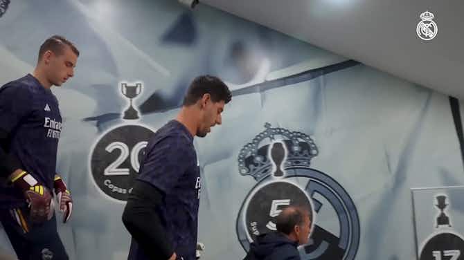 Anteprima immagine per  Behind the scenes: Real Madrid's party at Bernabéu with Courtois back to win the league