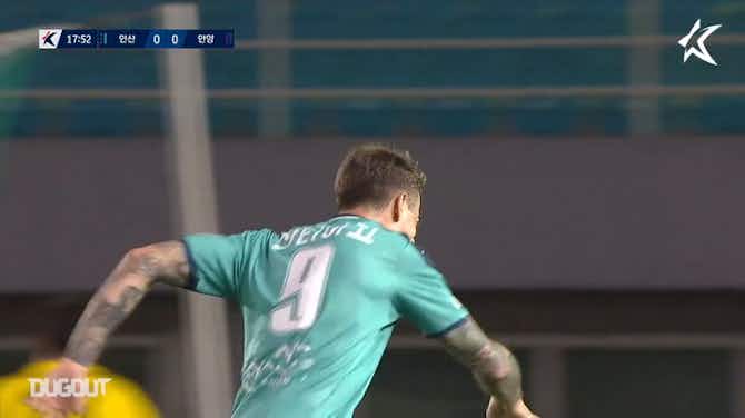 Vorschaubild für Santiago scores goal of the season contender on K League 2 debut