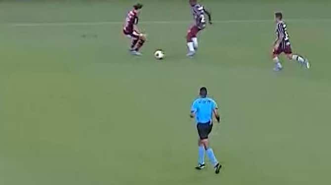 Imagem de visualização para Calegari corre o campo inteiro para dar assistência a Cano no 2º gol do Flu