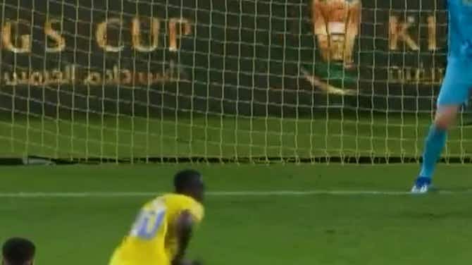 Imagen de vista previa para Mané marca de penalti contra el Al-Khaleej 