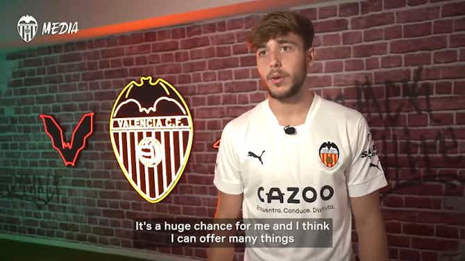 Preview image for Nico González reacts to his move to Valencia