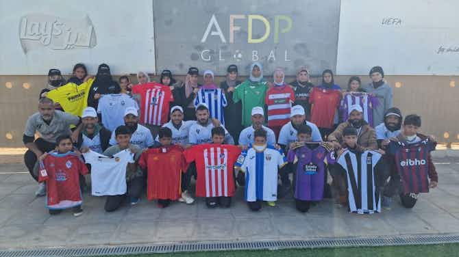 Imagen de vista previa para Vuelve la emoción y la pasión del fútbol y LALIGA a los campos de refugiados de Za’atari y Azraq