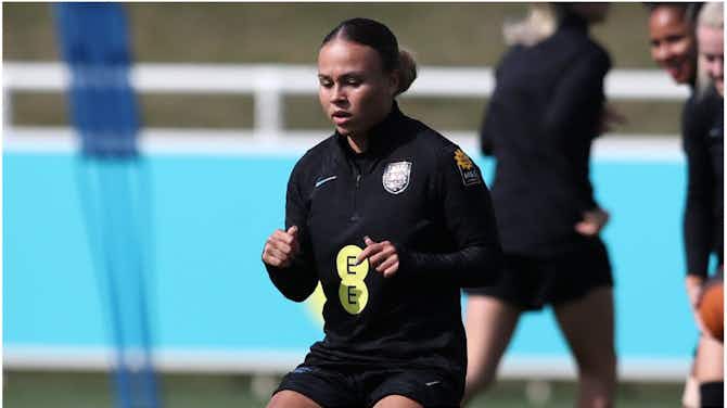 Preview image for Ebony Salmon: NWSL star 'fighting' to succeed Ellen White as England’s striker