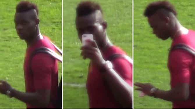 Preview image for Liverpool: Mario Balotelli's cheeky reaction to Man Utd fans abusing him in 2015